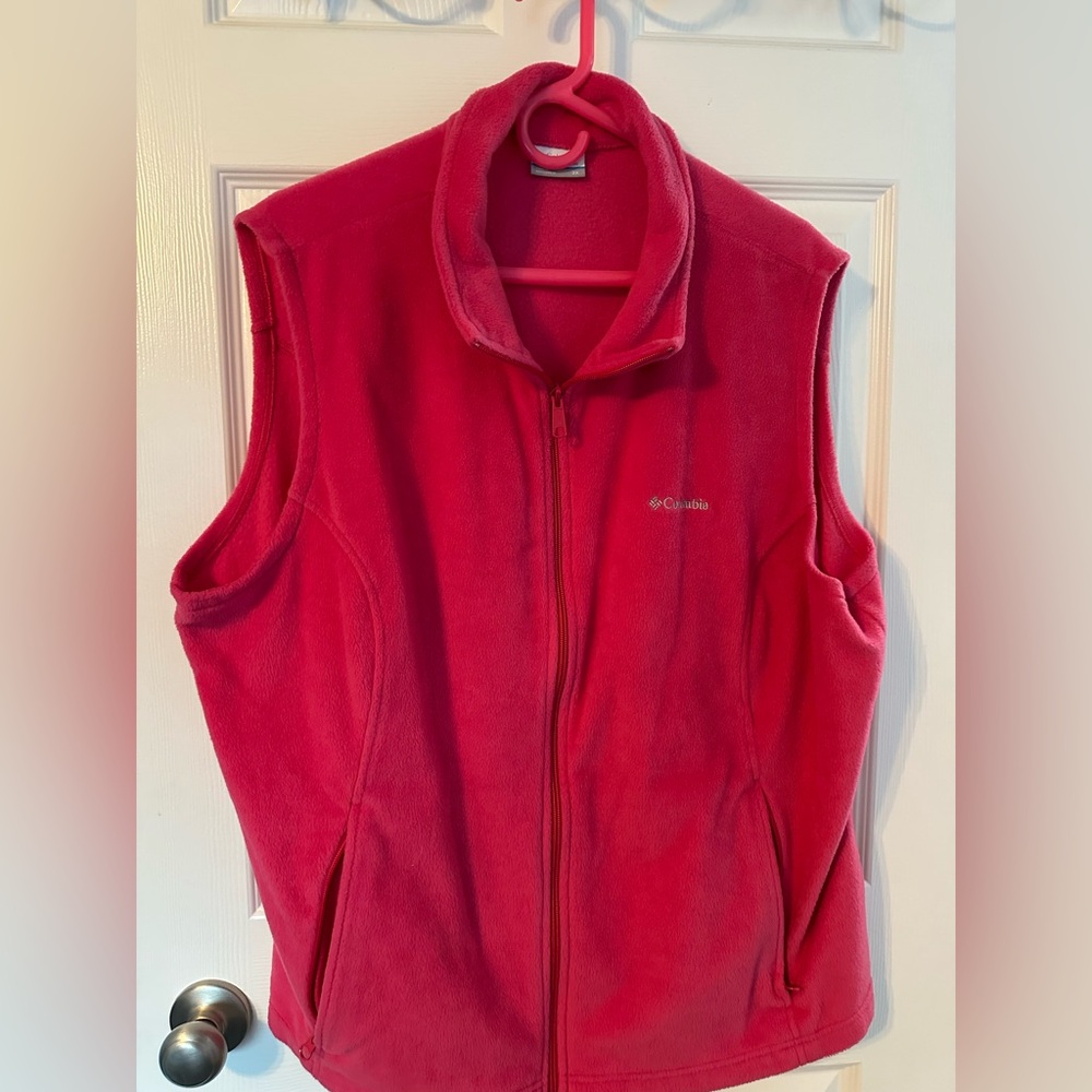 Women’s 3X pink Columbia Sportswearr fleece vest